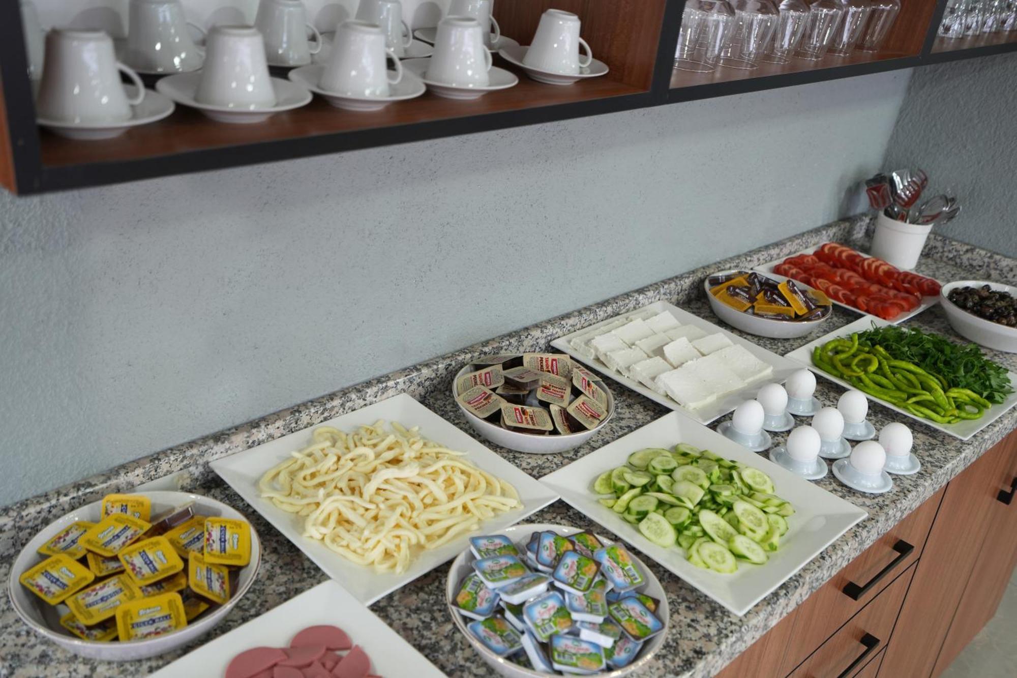 Lukka Hotel *