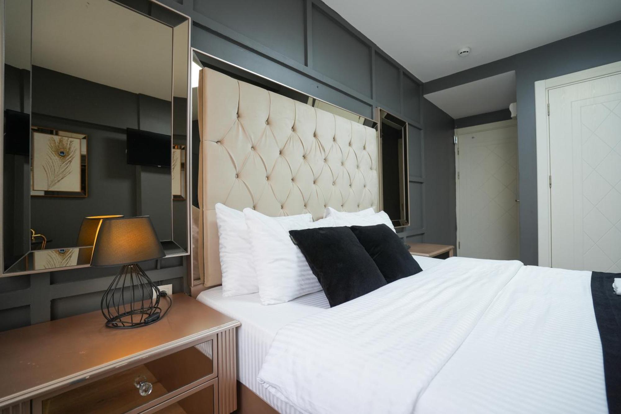 Lukka Hotel *